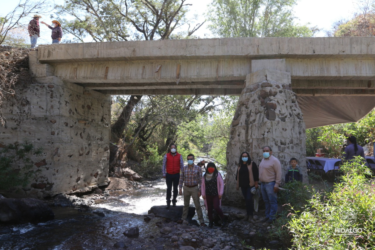 Inauguración de puente vehicular en la comunidad de Los Zacatones