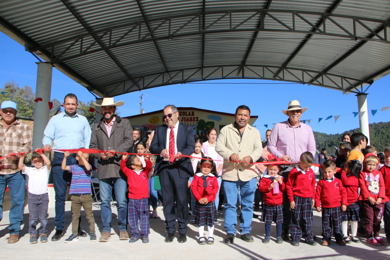 Inauguración de techumbre en el Preescolar Benito Juárez