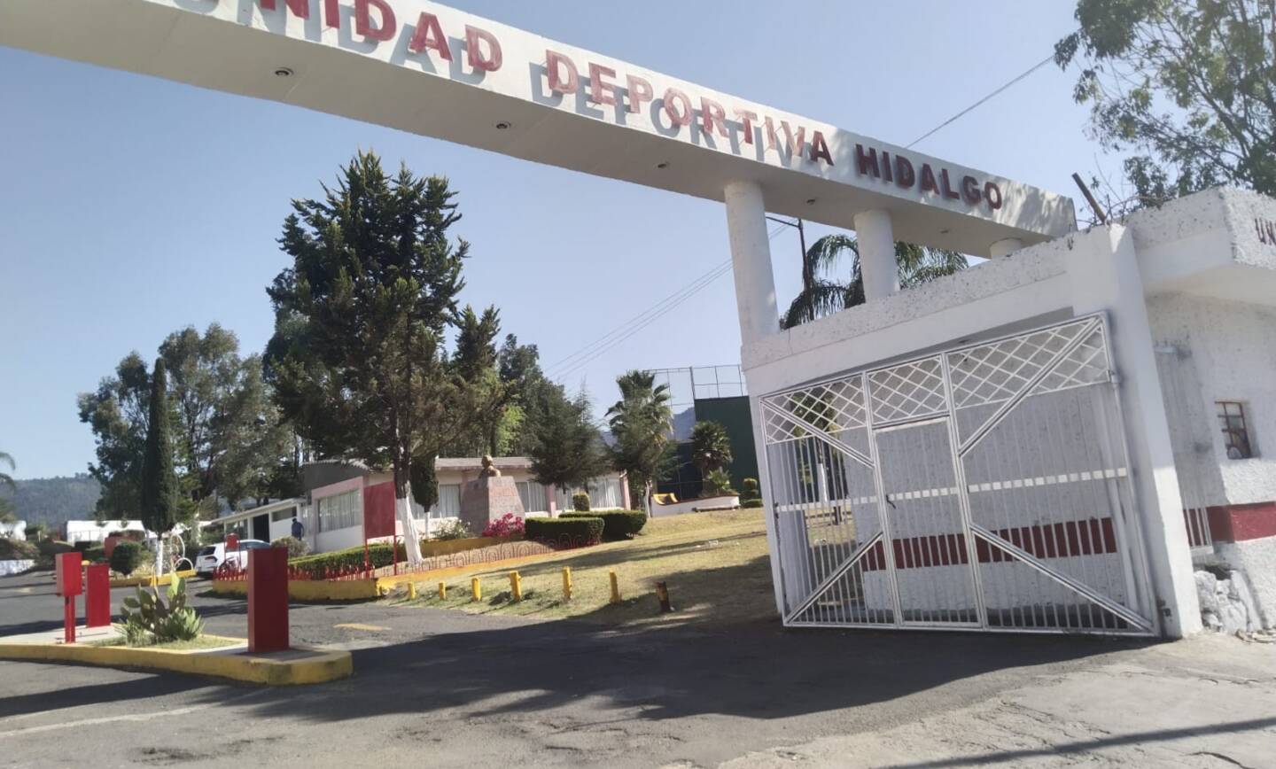 Instituto Municipal de Cultura Física y Deporte (IMCUFIDE), lleva a cabo los trabajos de mantenimiento en las instalaciones de la Unidad Deportiva Miguel Hidalgo.
