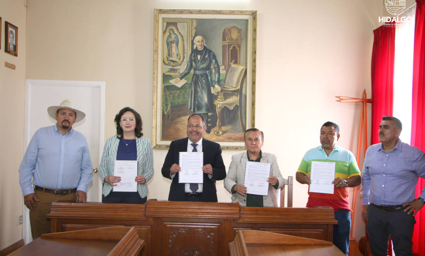 <strong>El presidente Municipal, José Luis Téllez Marín, firma convenio de colaboración con el ICATMI Cd. Hidalgo.</strong>