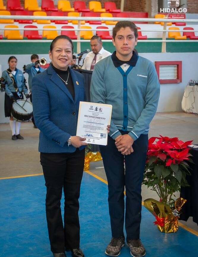 Jeovana Mariela Alcántar Baca, encabezó la ceremonia del Décimo Segundo Aniversario del COBAEM Plantel 90 Ciudad Hidalgo.