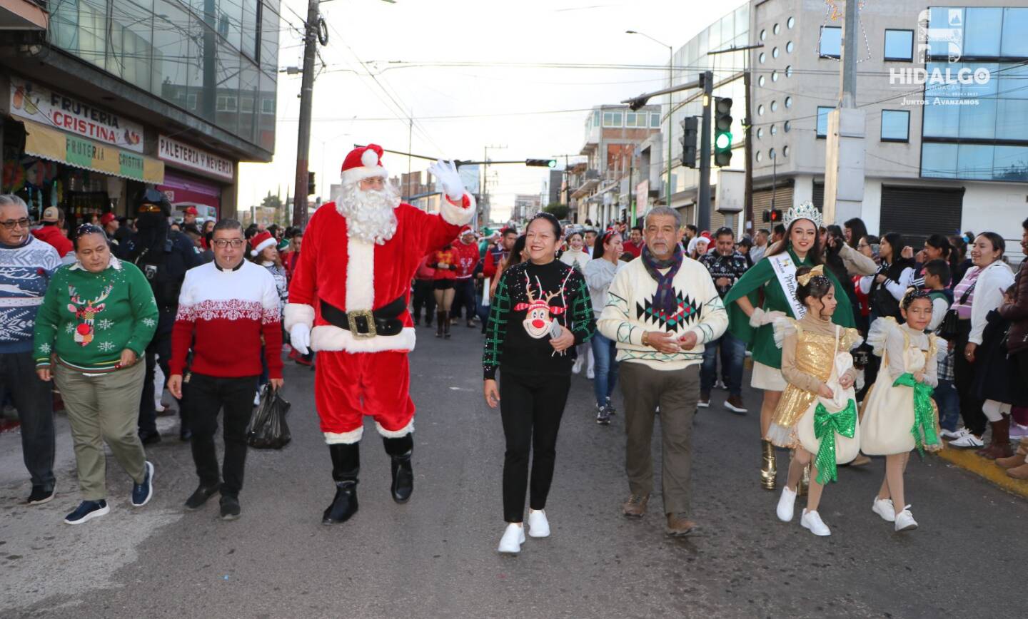 Jeovana Mariela Alcántar Baca, encabezó la Caravana Navideña que disfrutaron las familias Ciudad Hidalguenses.