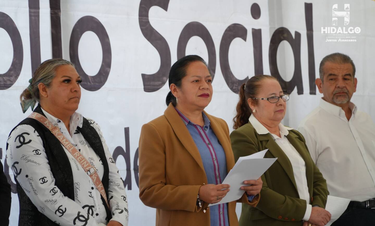 Jeovana Alcántar, entregó Apoyos Sociales en beneficio de más de 300 familias del municipio de Hidalgo.