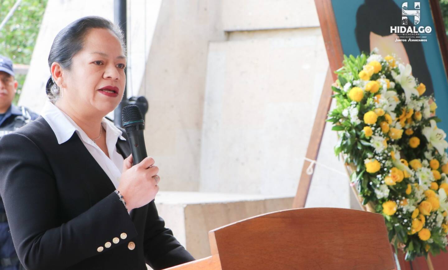 Jeovana Alcántar, encabezó el acto cívico luctuoso conmemorativo del 194 Aniversario de la muerte del General Vicente Guerrero.