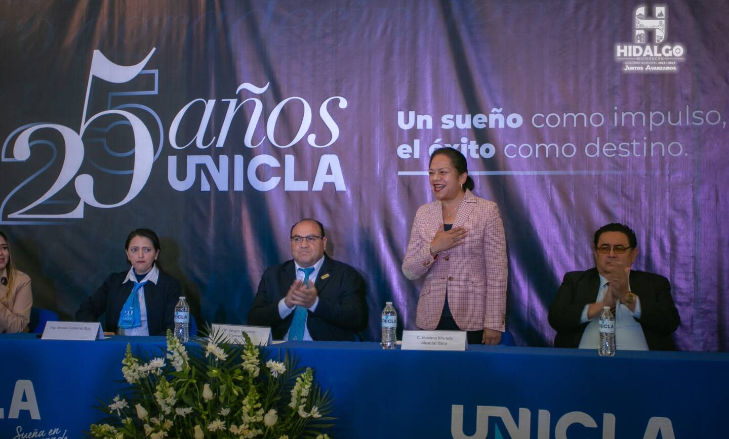 Jeovana Alcántar presidió el acto conmemorativo del 25 Aniversario de la Universidad Contemporánea de las Américas (UNICLA).