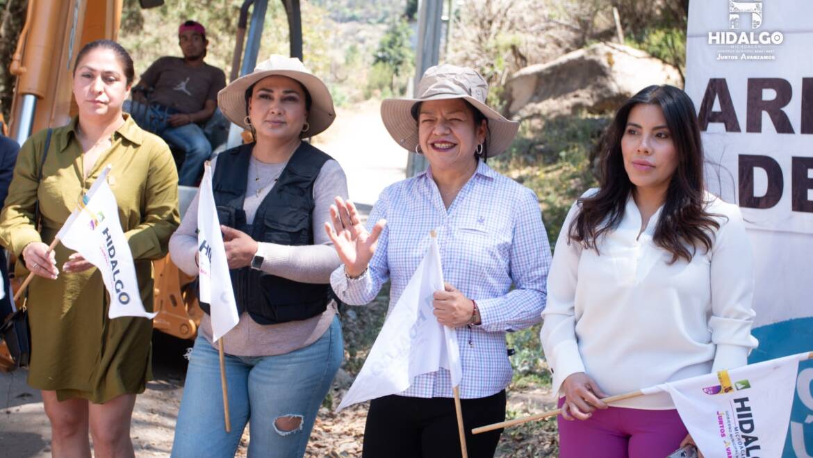 Jeovana Alcántar, dio el banderazo a los trabajos de la Segunda Etapa de Pavimentación Asfáltica del camino de acceso en la localidad de Caleras.