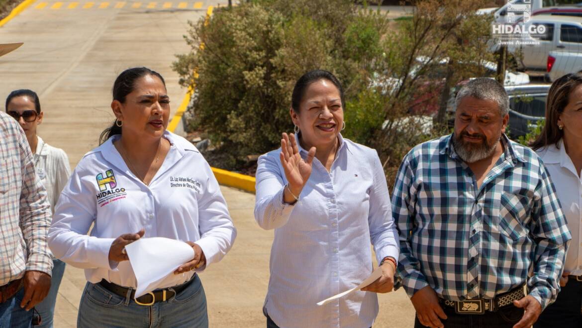 Jeovana Alcántar, inauguró dos importantes obras de beneficio social en la Tenencia de Pucuato.